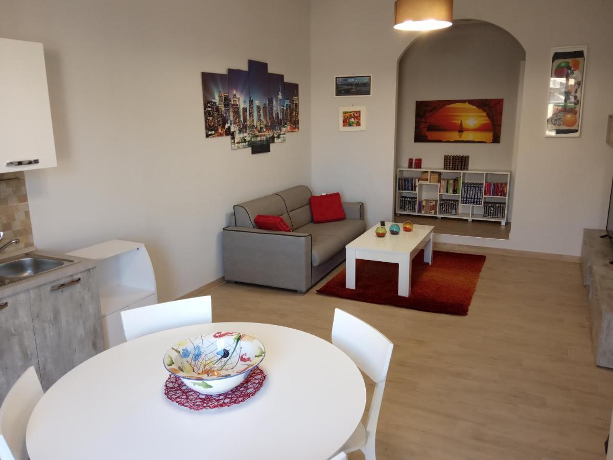 Mondello Beach Sarah House Apartment ปาแลร์โม ภายนอก รูปภาพ