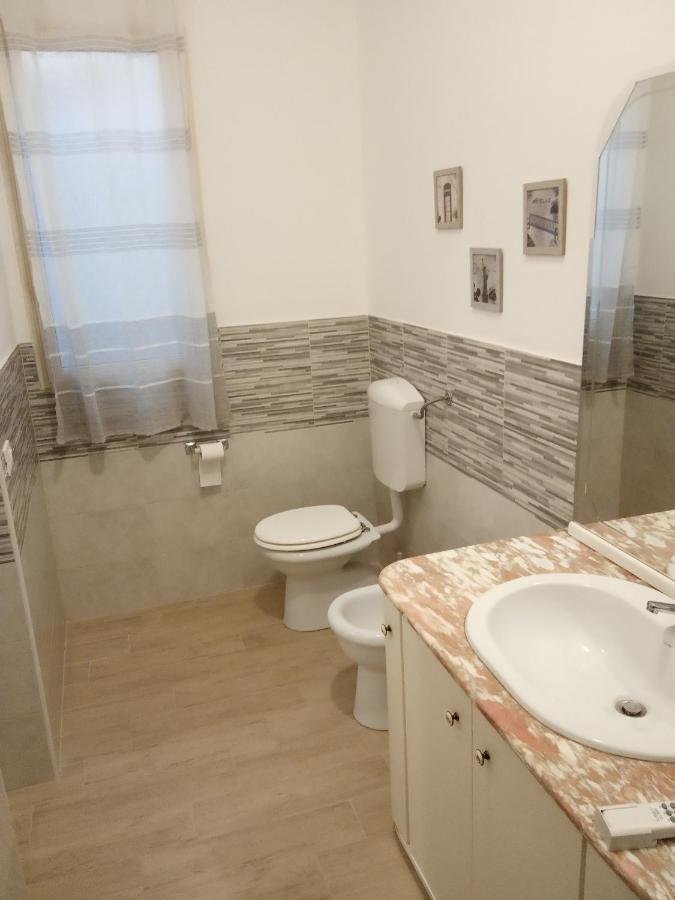 Mondello Beach Sarah House Apartment ปาแลร์โม ภายนอก รูปภาพ